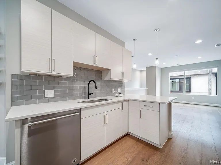 1752 Williams St — Photo 13