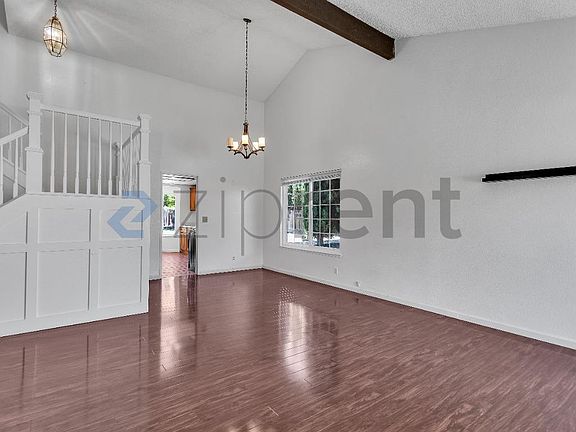 4th image of 32805 Palmdale Ct
