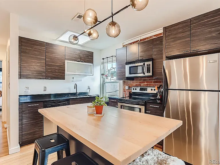 2306 Glenarm Pl #208 — Photo 5