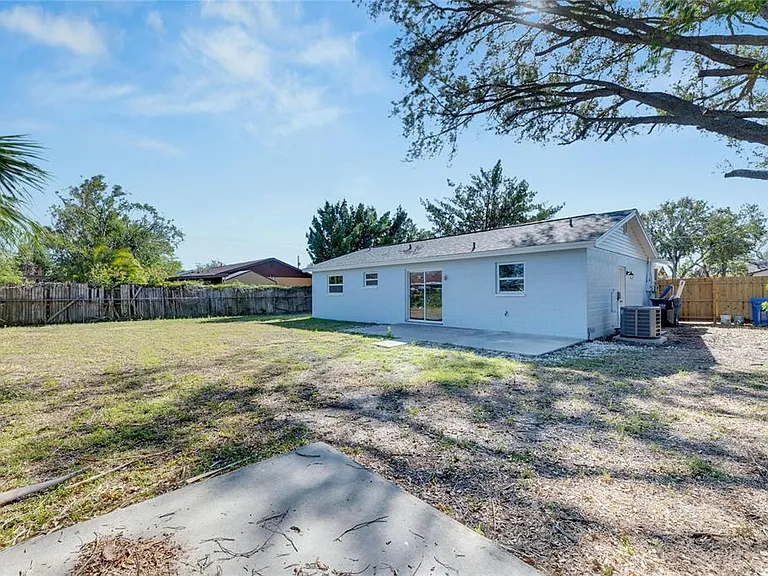 527 Fox Run Trl — Photo 47