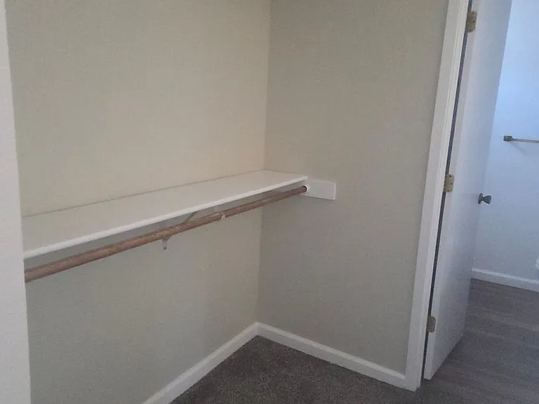 1101B Brandon Ct — Photo 4