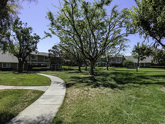 5th image of 2215 Warfield Way Unit C