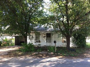 105 W College Ave, Comanche, TX 76442