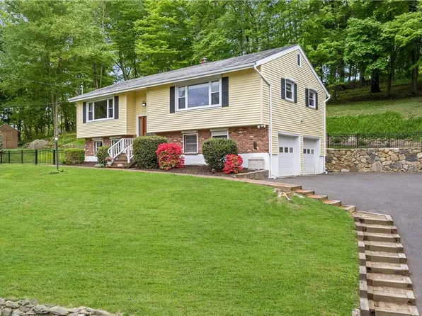 58 Entrance Way, Purdys, NY 10578
