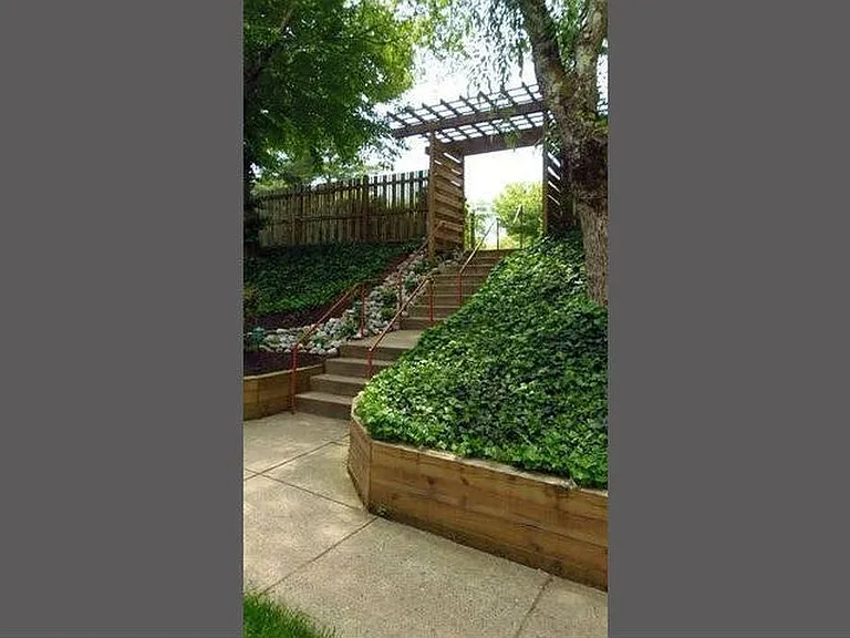 5657 Harpers Farm Rd #B — Photo 14