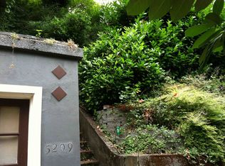 5209 21st Ave NE, Seattle, WA 98105