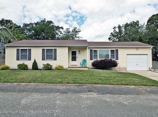 820 Beach Ave, Beachwood, NJ 08722