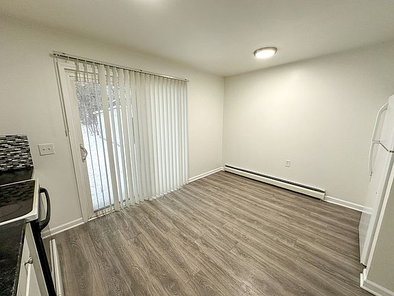 3rd image of 3202 Marshall Ave SE #3204