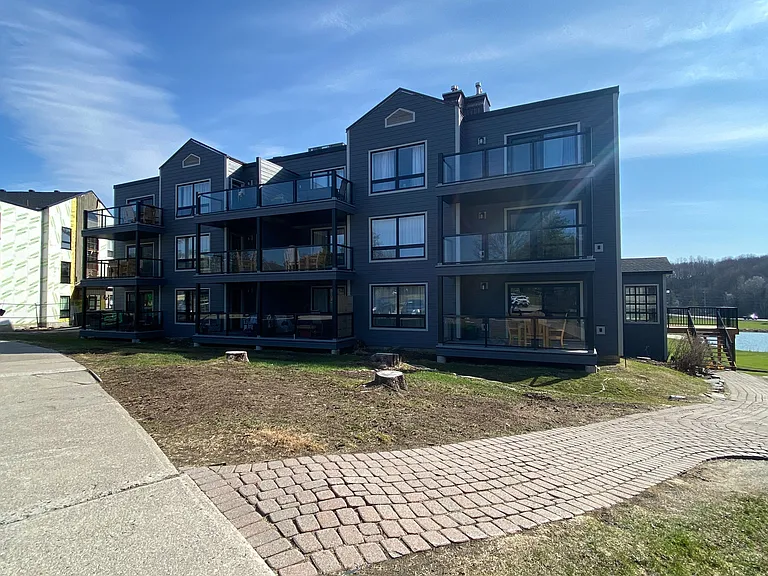1235 Deerhurst Dr #54-107 — Photo 1