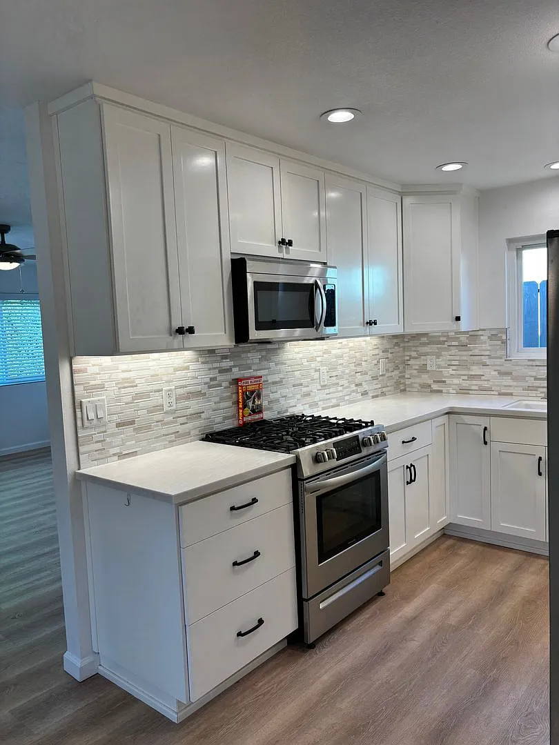 2 Bedroom 1 Bath Move In Ready in Beautiful Sierra Bonita 55+ Community — Photo 2