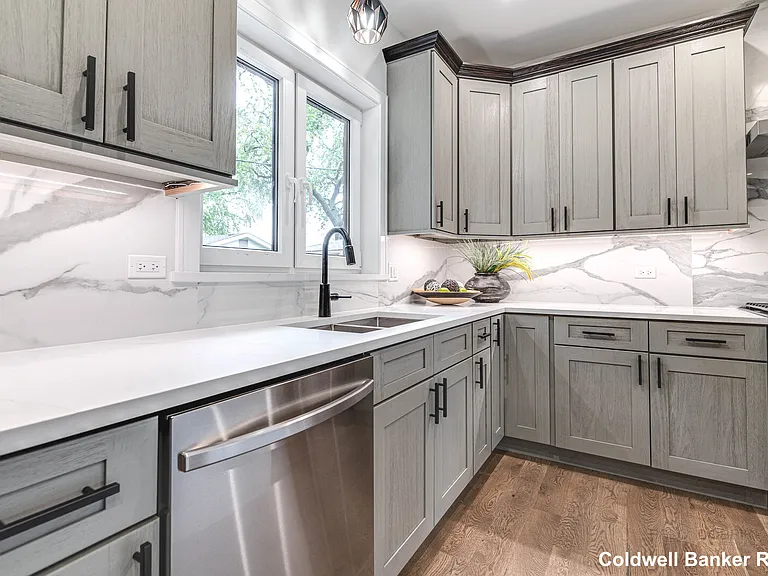 5330 86th St — Photo 10