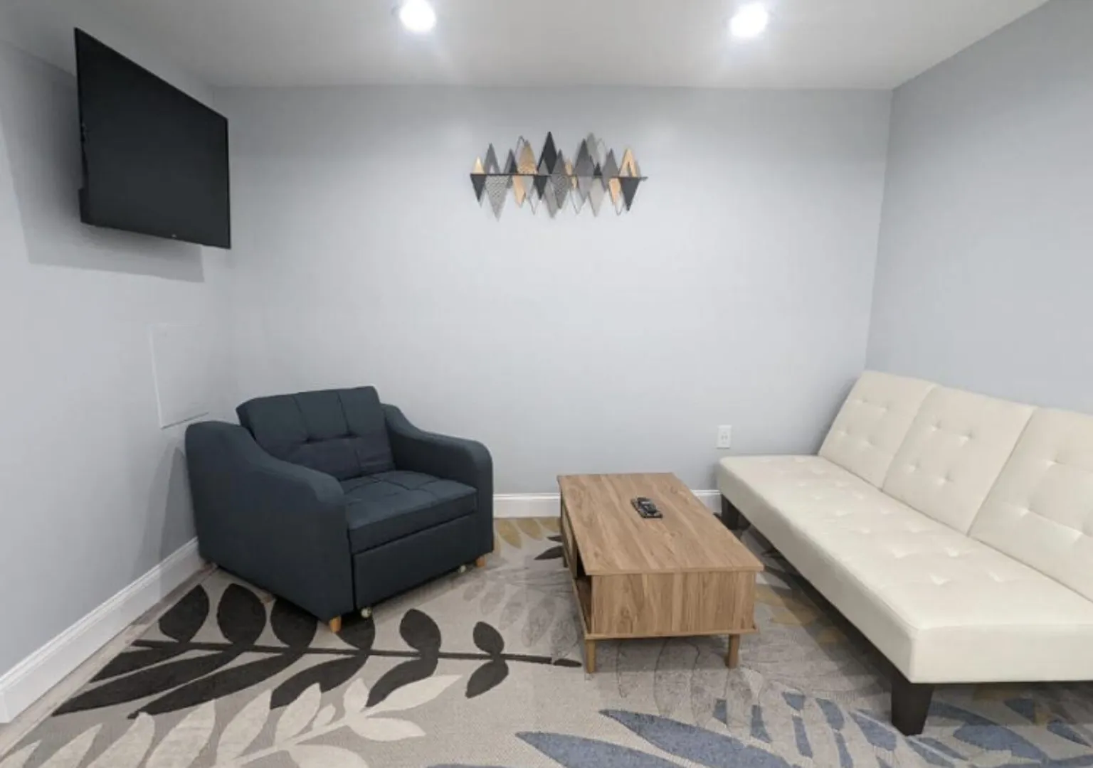 Petworth - 1BR, 1BA, Furnished, Private Unit, All Utilities, Free Park — Photo 1