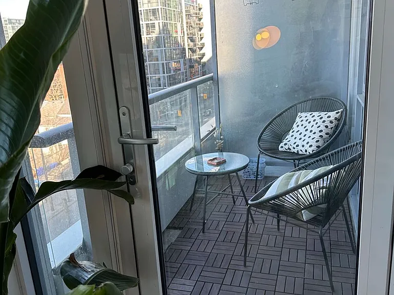 27 Bathurst St #512 — Photo 19