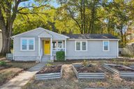 E End Ave-S0711-001.jpg