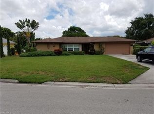 337 Country Club Dr, Naples, FL 34110