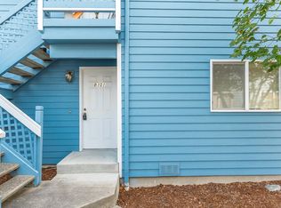 447 NE Ellis Way #B, Oak Harbor, WA 98277