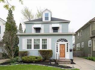 17 Groveland St, Buffalo, NY 14214