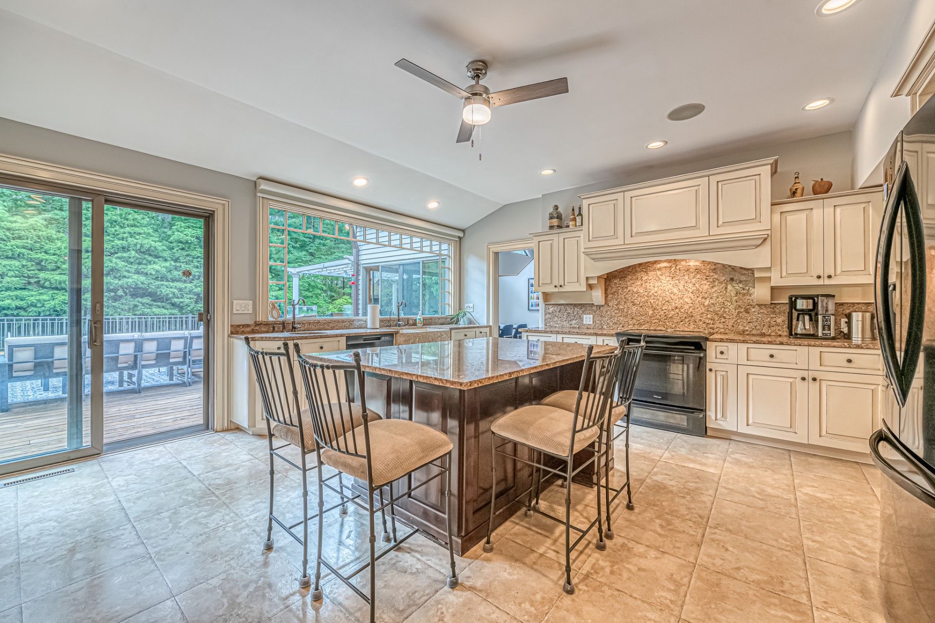 536 Pleasure Dr, Flanders, NY 11901 Out East