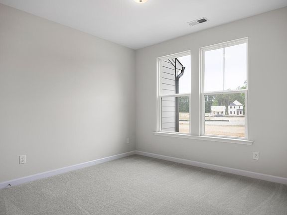 4th image of 602 Thatch Ln