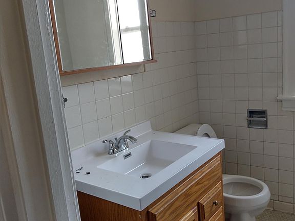 2nd image of 3058 N Kolmar Ave #1