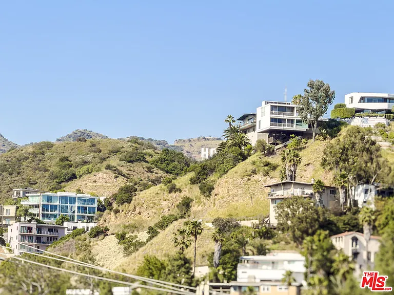 2111 N Cahuenga Blvd #2 — Photo 36