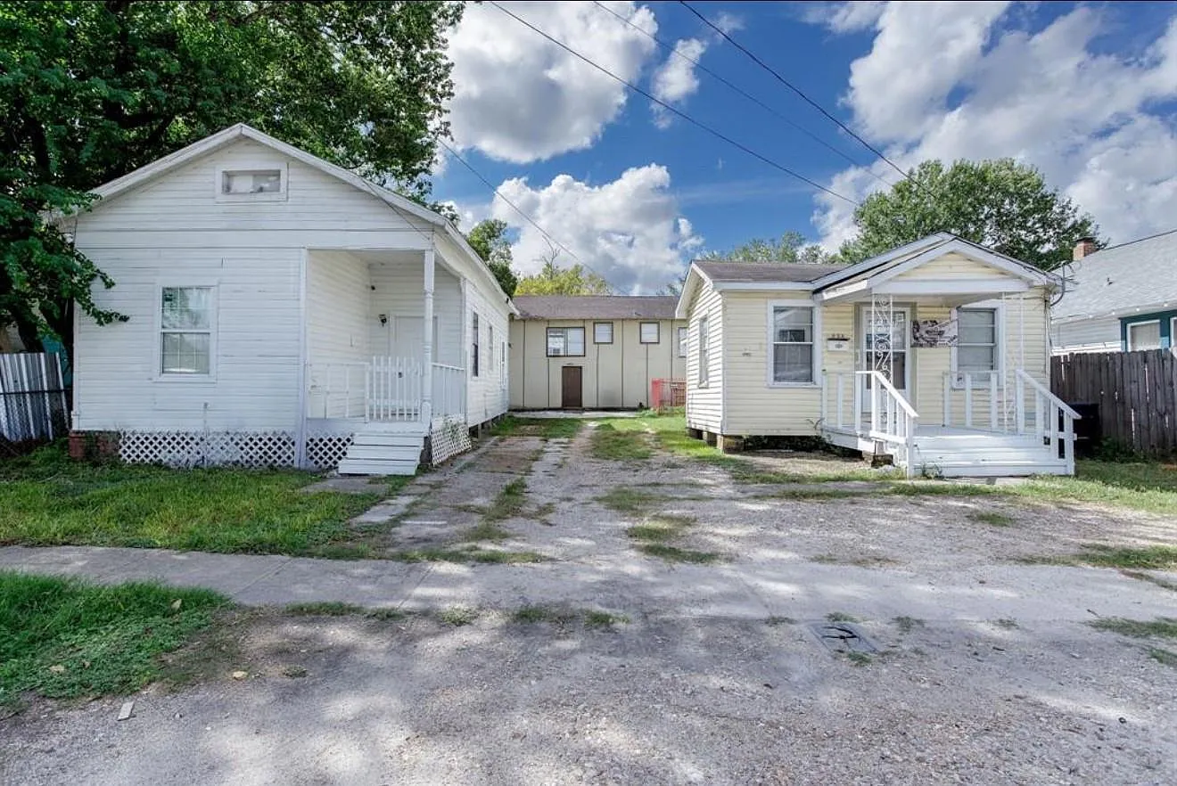 1 bed, 1.0 bath, $700 — Photo 1