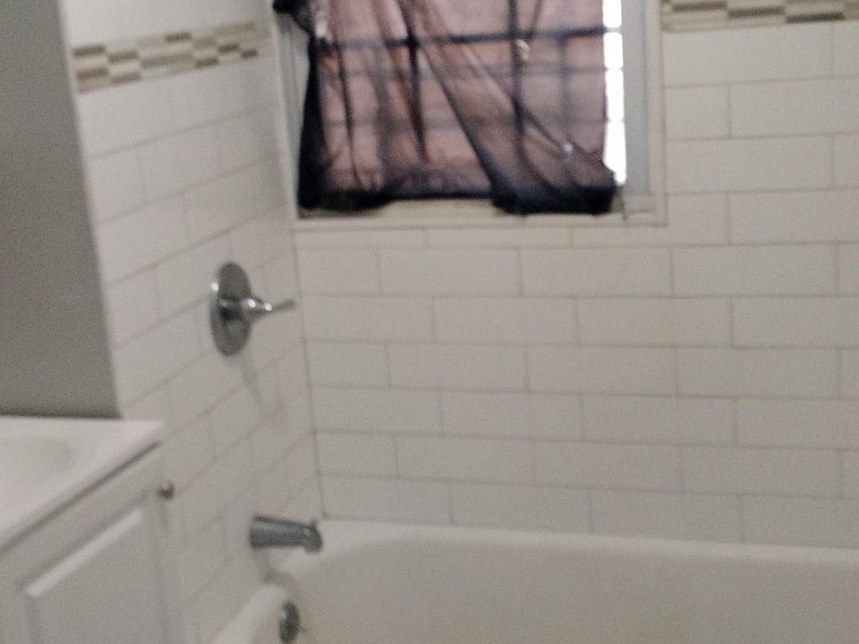 2nd image of 170 Mapes Ave #2