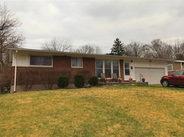 10130 Monarch Dr, Saint Louis, MO 63136