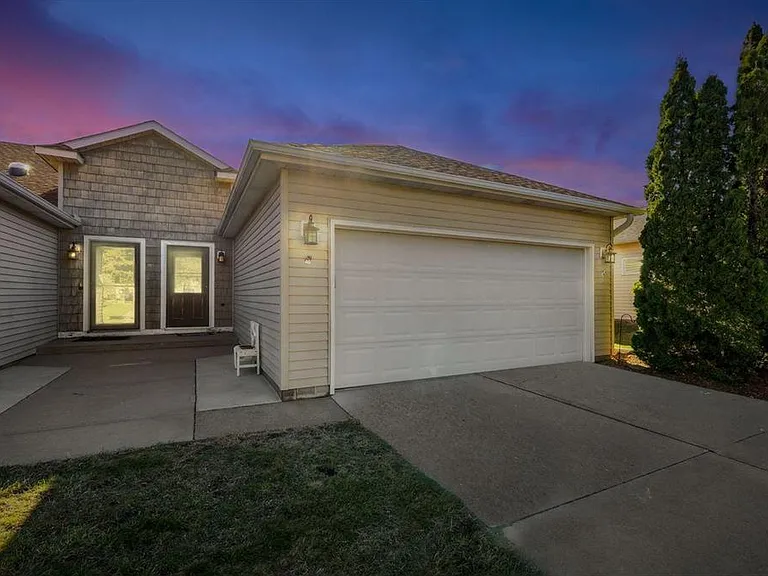 1913 Eastridge Ct — Photo 1