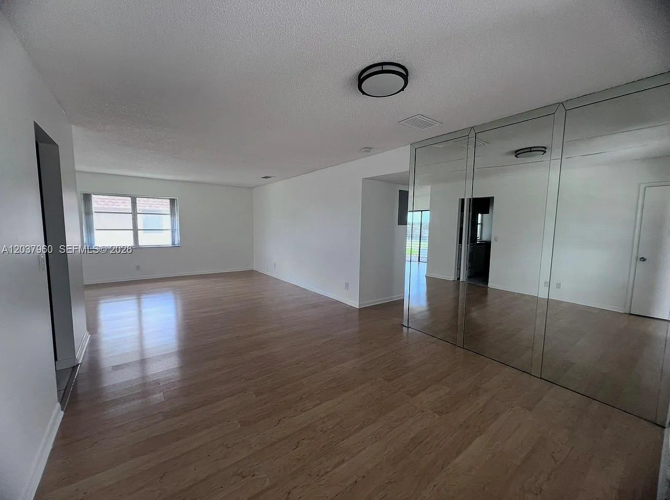 Arrowhead Condo No Vii — Photo 1