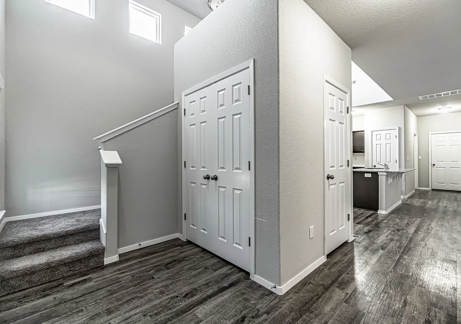 Welcome to this stunning 3-bedroom, 3-bathroom home located in the heart of Bentonville — Photo 4