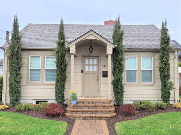 745 D St NE, Salem, OR 97301