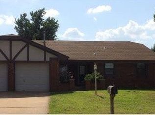 1605 Turtle Lake Rd, Moore, OK 73160