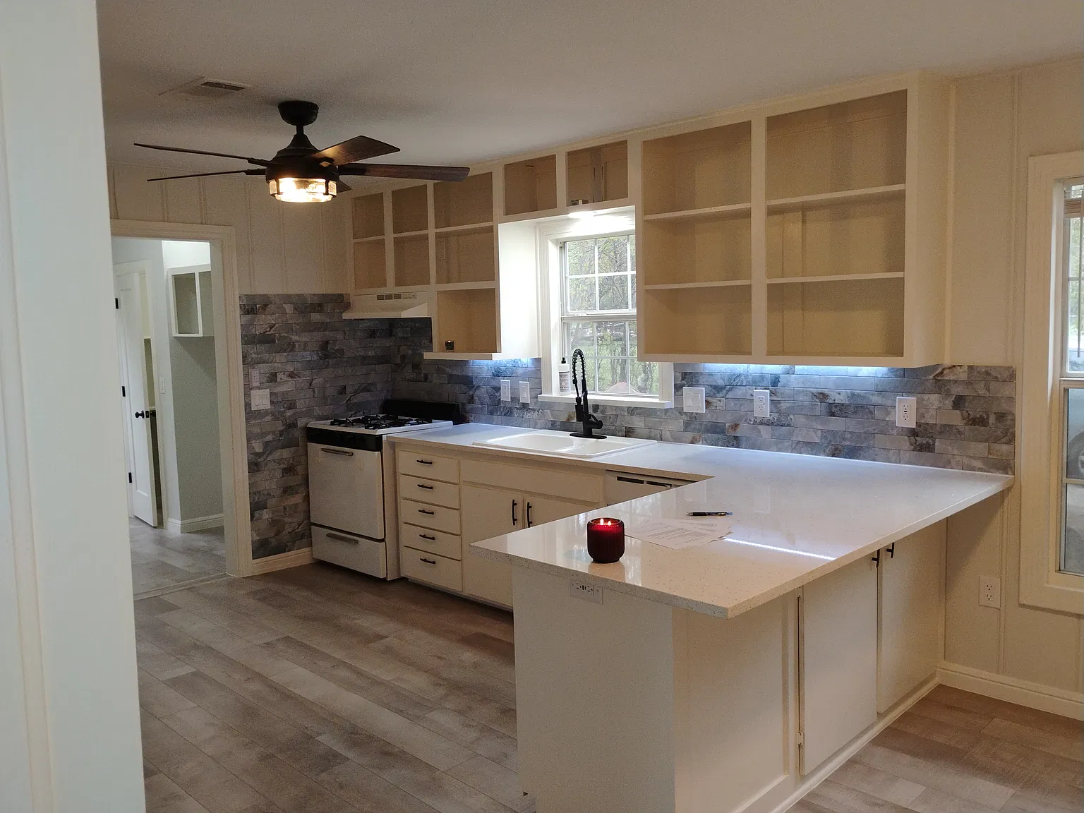 1 bed, 700 sqft, $995 — Photo 1