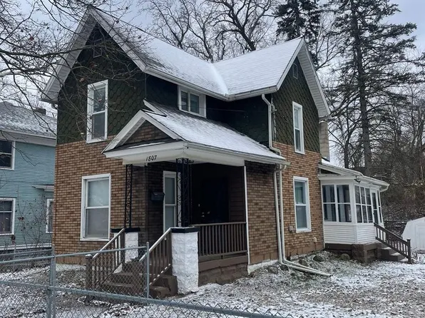 1807 Deyo St, Jackson, MI 49203