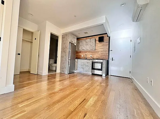 Rented by ERNY LLC | media 3