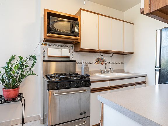 790 Bronx River Road