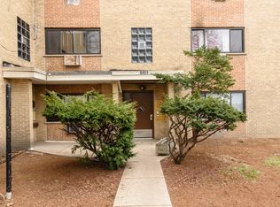 6403 N Damen Ave APT 2C, Chicago, IL 60645