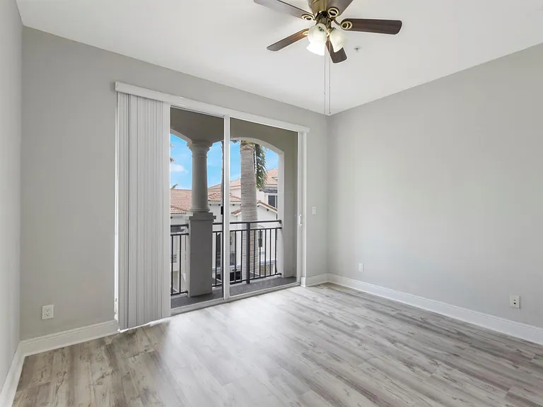 3028 Waterside Cir — Photo 23