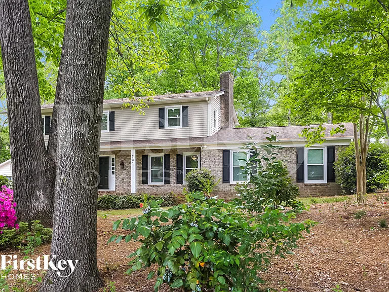 6404 Pencade Ln — Photo 3