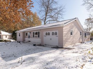 365 Cherry Valley Rd, Vernon Hills, IL 60061