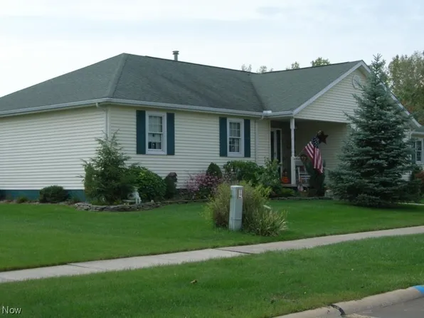 325 Fieldstone Ct, Wellington, OH 44090