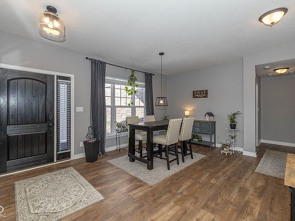5th image of 4062 Hunt Club Pkwy