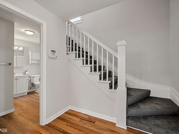 4th image of 10110 S Winston Ave