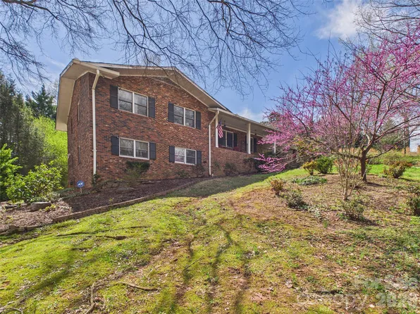 119 Creekside Dr, Morganton, NC 28655
