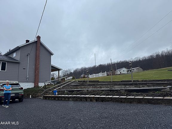 5th image of 1403 Magee Rd