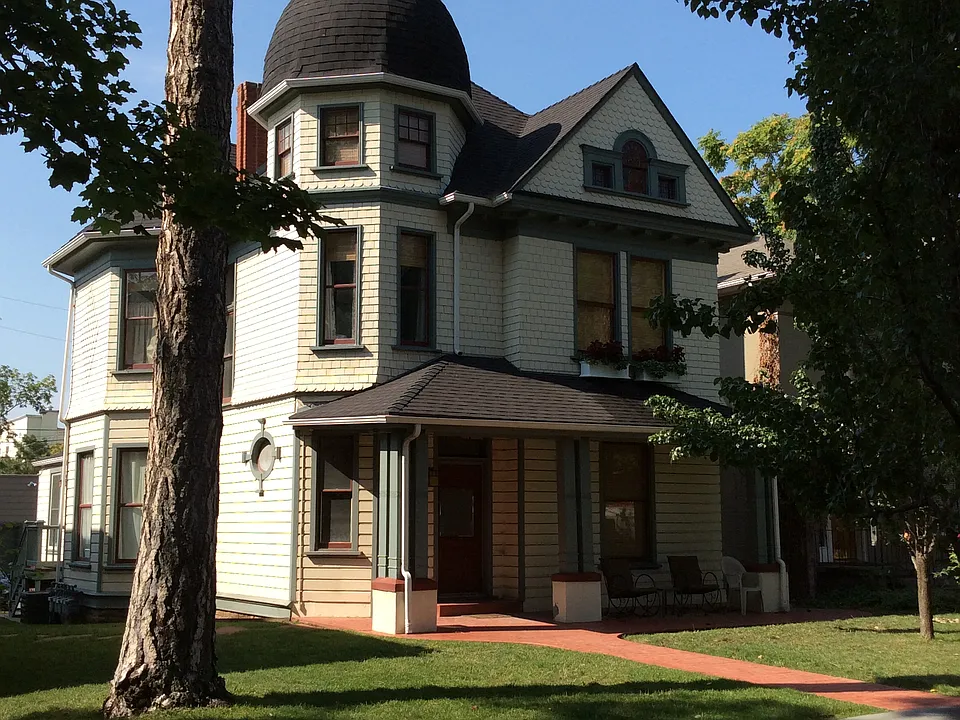 424 E 2nd Ave #3