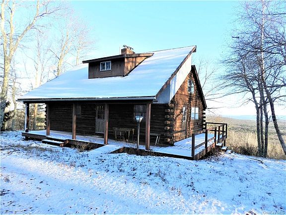 2nd image of 39 Mountain Ln