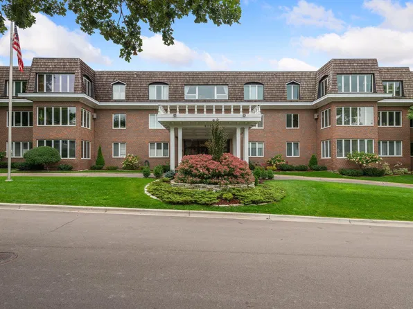 6105 Eden Prairie Rd #A-34, Edina, MN 55436