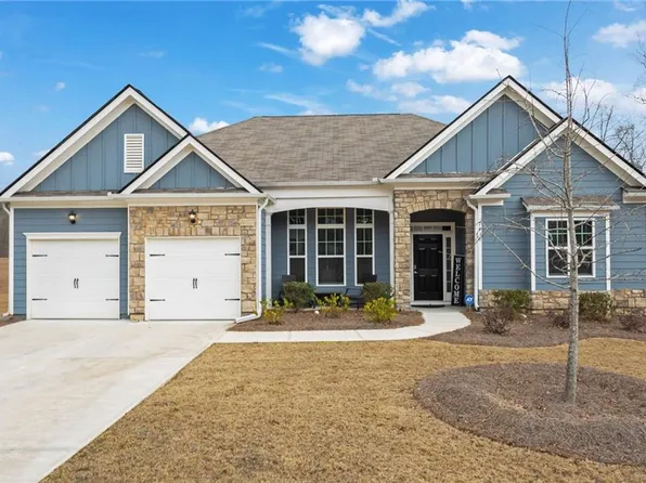 7438 Jennadee Dr, Fairburn, GA 30213
